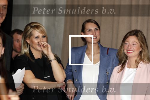 Amsterdam 21 maart 2018 
1 jarig bestaan van het blad van Chantal janzen C. Chantal ( zwanger)  kwam met haar man Marco Geeratz . Chantal met iris v d Ende