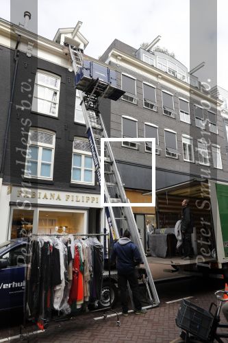 Amsterdam 12 maart 2018
Dries en Honoria Roelvink  verhuizen naar hun nieuwe appartement op de pc Hooftstraat