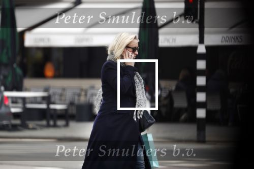 Amsterdam 16 maart 2018 
Eva Jinek zwanger bellend op straat