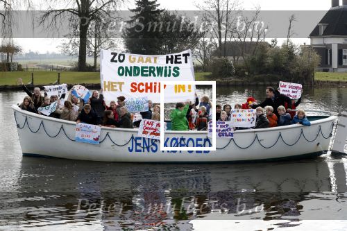 Nigtevecht 14 maart 2018
School de flambouw protesteert op sloep voor meer geld voor onderwijs.
