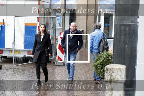 Den Haag 12 maart 2018
Fractievoorzitters Klaas Dijkhoff (VVD), Jesse Klaver (Groen Links), Lilian Marijnissen (SP) en Thierry Baudet (FvD) zijn met elkaar in gesprek in het Libelle Nieuwscafe ( Dudok). Frits Wester met een collega