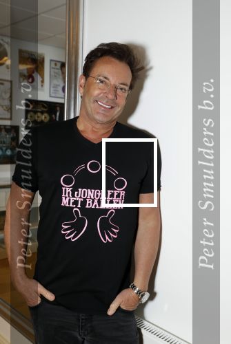 de Kwakel 23 maart 2018
Gerard Joling met nieuwe t shirts op kantoor van Entertainment.nl
