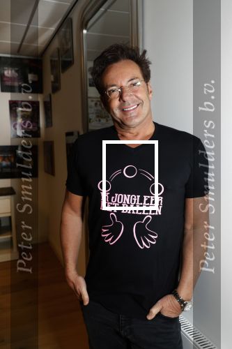 de Kwakel 23 maart 2018
Gerard Joling met nieuwe t shirts op kantoor van Entertainment.nl