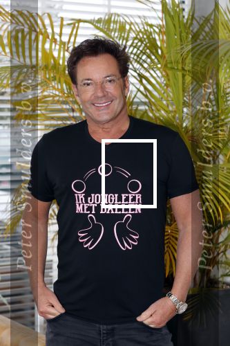 de Kwakel 23 maart 2018
Gerard Joling met nieuwe t shirts op kantoor van Entertainment.nl