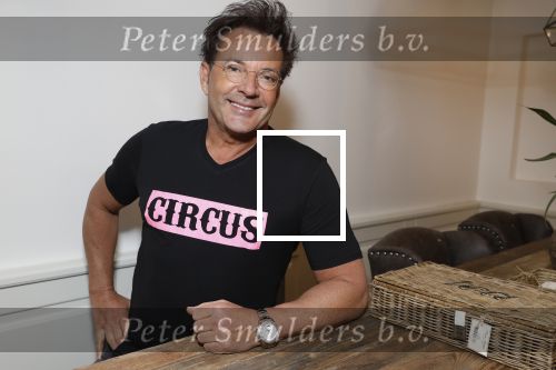de Kwakel 23 maart 2018
Gerard Joling met nieuwe t shirts op kantoor van Entertainment.nl