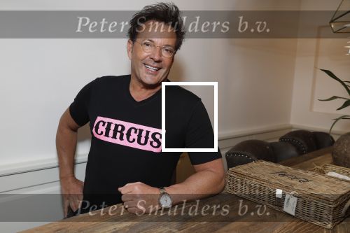 de Kwakel 23 maart 2018
Gerard Joling met nieuwe t shirts op kantoor van Entertainment.nl