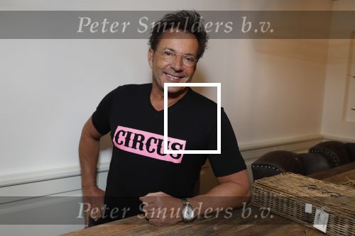 de Kwakel 23 maart 2018
Gerard Joling met nieuwe t shirts op kantoor van Entertainment.nl
