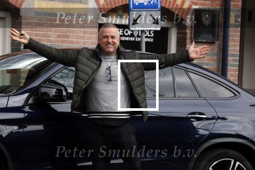 Amsterdam 4 april 2018 
Gordon stapt uit zijn mercedes SUV > Hij is veel kg afgevallen