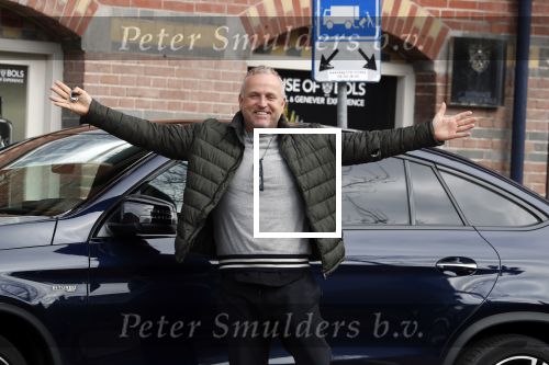 Amsterdam 4 april 2018 
Gordon stapt uit zijn mercedes SUV > Hij is veel kg afgevallen