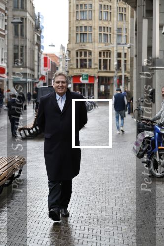 Den Haag 12 maart 2018 
Henk Krol wandelend op straat op weg naar de tweede kamer