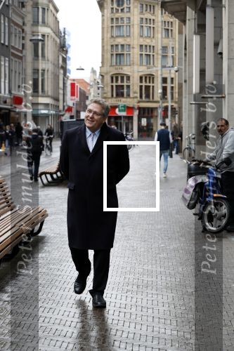 Den Haag 12 maart 2018 
Henk Krol wandelend op straat op weg naar de tweede kamer