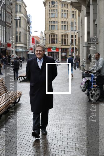 Den Haag 12 maart 2018 
Henk Krol wandelend op straat op weg naar de tweede kamer