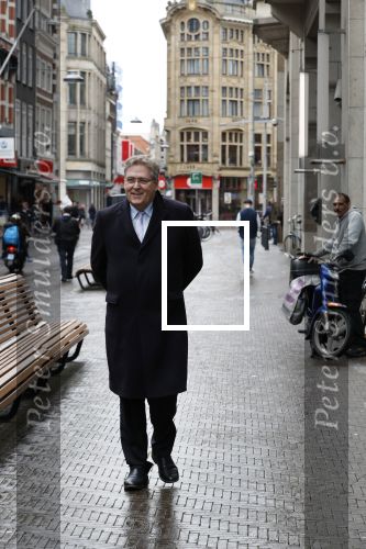 Den Haag 12 maart 2018 
Henk Krol wandelend op straat op weg naar de tweede kamer