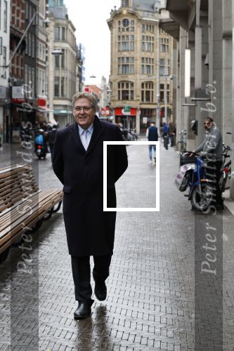 Den Haag 12 maart 2018 
Henk Krol wandelend op straat op weg naar de tweede kamer