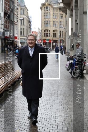 Den Haag 12 maart 2018 
Henk Krol wandelend op straat op weg naar de tweede kamer