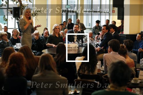 Den Haag 12 maart 2018
Fractievoorzitters Klaas Dijkhoff (VVD), Jesse Klaver (Groen Links), Lilian Marijnissen (SP) en Thierry Baudet (FvD) zijn met elkaar in gesprek in het Libelle Nieuwscafe ( Dudok) Hilmar Mulder