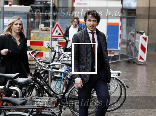 Den Haag 12 maart 2018
Fractievoorzitters Klaas Dijkhoff (VVD), Jesse Klaver (Groen Links), Lilian Marijnissen (SP) en Thierry Baudet (FvD) zijn met elkaar in gesprek in het Libelle Nieuwscafe ( Dudok)