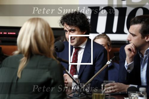 Den Haag 12 maart 2018
Fractievoorzitters Klaas Dijkhoff (VVD), Jesse Klaver (Groen Links), Lilian Marijnissen (SP) en Thierry Baudet (FvD) zijn met elkaar in gesprek in het Libelle Nieuwscafe ( Dudok)