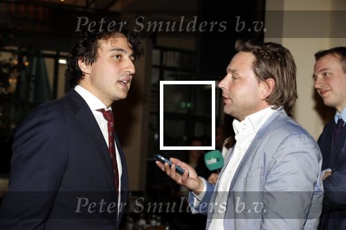 Den Haag 12 maart 2018
Fractievoorzitters Klaas Dijkhoff (VVD), Jesse Klaver (Groen Links), Lilian Marijnissen (SP) en Thierry Baudet (FvD) zijn met elkaar in gesprek in het Libelle Nieuwscafe ( Dudok)