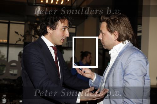Den Haag 12 maart 2018
Fractievoorzitters Klaas Dijkhoff (VVD), Jesse Klaver (Groen Links), Lilian Marijnissen (SP) en Thierry Baudet (FvD) zijn met elkaar in gesprek in het Libelle Nieuwscafe ( Dudok)
