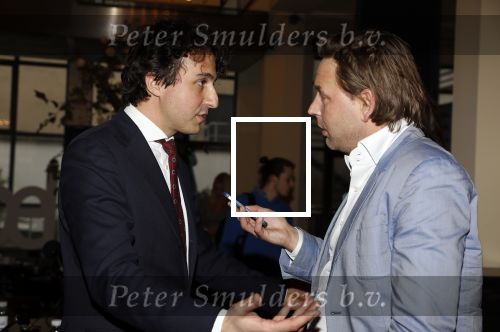 Den Haag 12 maart 2018
Fractievoorzitters Klaas Dijkhoff (VVD), Jesse Klaver (Groen Links), Lilian Marijnissen (SP) en Thierry Baudet (FvD) zijn met elkaar in gesprek in het Libelle Nieuwscafe ( Dudok)
