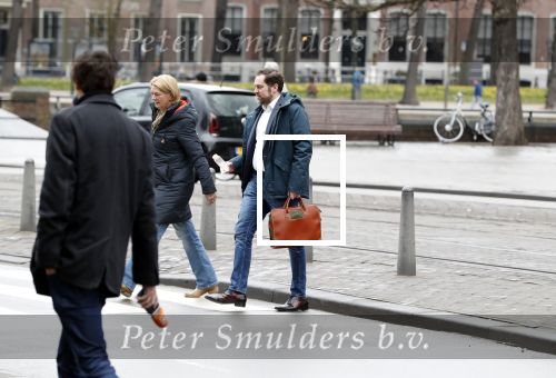 Den Haag 12 maart 2018
Fractievoorzitters Klaas Dijkhoff (VVD), Jesse Klaver (Groen Links), Lilian Marijnissen (SP) en Thierry Baudet (FvD) zijn met elkaar in gesprek in het Libelle Nieuwscafe ( Dudok)
