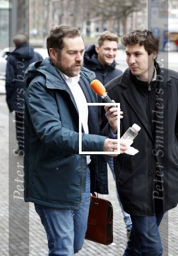Den Haag 12 maart 2018
Fractievoorzitters Klaas Dijkhoff (VVD), Jesse Klaver (Groen Links), Lilian Marijnissen (SP) en Thierry Baudet (FvD) zijn met elkaar in gesprek in het Libelle Nieuwscafe ( Dudok)