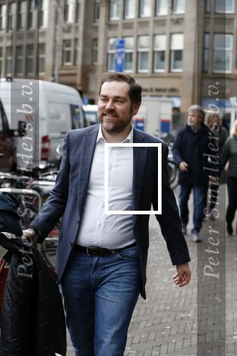 Den Haag 12 maart 2018
Fractievoorzitters Klaas Dijkhoff (VVD), Jesse Klaver (Groen Links), Lilian Marijnissen (SP) en Thierry Baudet (FvD) zijn met elkaar in gesprek in het Libelle Nieuwscafe ( Dudok)