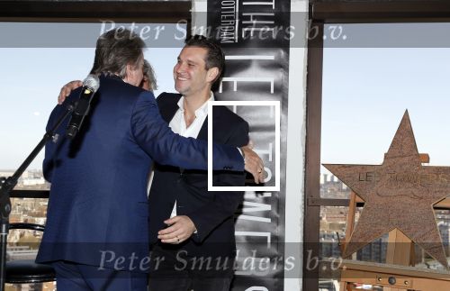 Rotterdam 20 maart 2018
Presentatie van ve woontorens met de naam THE LEE TOWERS in Rotterdam. Het is een project van Lee Foolen Tom Foolen Marc Reijs en Tom Bakkers.
Lee Towers en zijn vrouw Laura waren natuurlijk aanwezig.