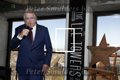 Rotterdam 20 maart 2018
Presentatie van ve woontorens met de naam THE LEE TOWERS in Rotterdam. Het is een project van Lee Foolen Tom Foolen Marc Reijs en Tom Bakkers.
Lee Towers en zijn vrouw Laura waren natuurlijk aanwezig.