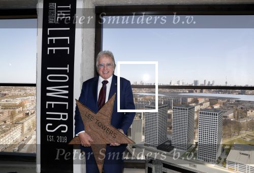 Rotterdam 20 maart 2018
Presentatie van ve woontorens met de naam THE LEE TOWERS in Rotterdam. Het is een project van Lee Foolen Tom Foolen Marc Reijs en Tom Bakkers.
Lee Towers en zijn vrouw Laura waren natuurlijk aanwezig.