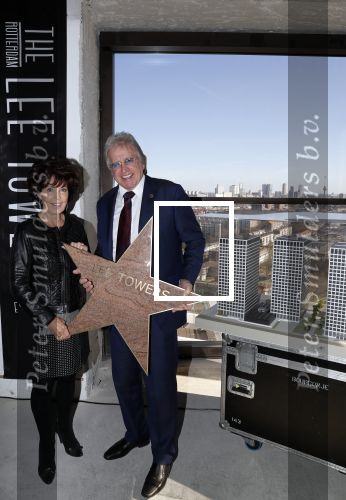 Rotterdam 20 maart 2018
Presentatie van ve woontorens met de naam THE LEE TOWERS in Rotterdam. Het is een project van Lee Foolen Tom Foolen Marc Reijs en Tom Bakkers.
Lee Towers en zijn vrouw Laura waren natuurlijk aanwezig.