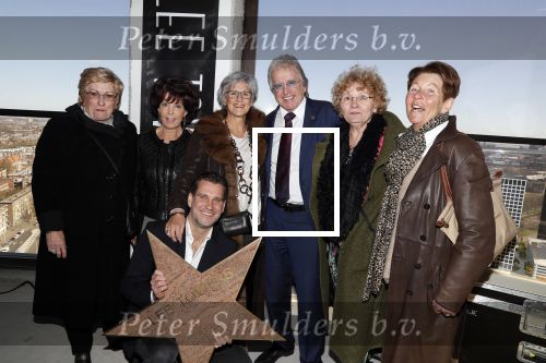 Rotterdam 20 maart 2018
Presentatie van ve woontorens met de naam THE LEE TOWERS in Rotterdam. Het is een project van Lee Foolen Tom Foolen Marc Reijs en Tom Bakkers.
Lee Towers en zijn vrouw Laura waren natuurlijk aanwezig.