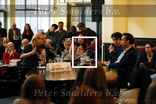 Den Haag 12 maart 2018
Fractievoorzitters Klaas Dijkhoff (VVD), Jesse Klaver (Groen Links), Lilian Marijnissen (SP) en Thierry Baudet (FvD) zijn met elkaar in gesprek in het Libelle Nieuwscafe ( Dudok)