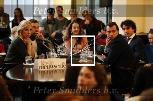 Den Haag 12 maart 2018
Fractievoorzitters Klaas Dijkhoff (VVD), Jesse Klaver (Groen Links), Lilian Marijnissen (SP) en Thierry Baudet (FvD) zijn met elkaar in gesprek in het Libelle Nieuwscafe ( Dudok)