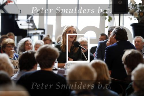 Den Haag 12 maart 2018
Fractievoorzitters Klaas Dijkhoff (VVD), Jesse Klaver (Groen Links), Lilian Marijnissen (SP) en Thierry Baudet (FvD) zijn met elkaar in gesprek in het Libelle Nieuwscafe ( Dudok)