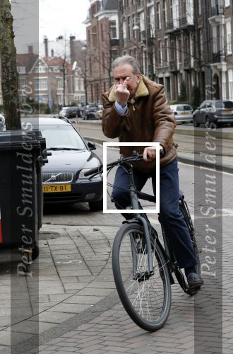 Amsterdam 15 maart 2018 
Maarten Spanjer op de fiets met middel vinger