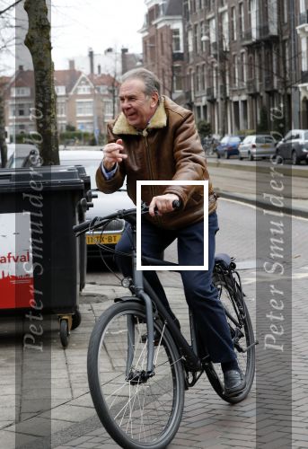 Amsterdam 15 maart 2018 
Maarten Spanjer op de fiets met middel vinger