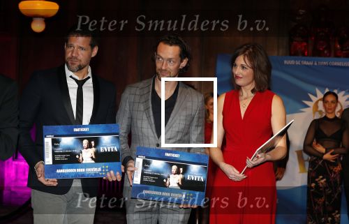 Amsterdam 19 maart 2018 
Yoran de Bont, Rene van Kooten, Brigitte Heitzer, Hans Cornelissen, Marijn Brouwers en Esmee Dekker bij de castpresentatie van de musical Evita in The Grand in Amsterdam. Hans Cornelisse is de producent.