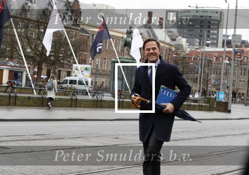 Den Haag 12 maart 2018 
Premiere Mark Rutte Wandelend op straat in Den Haag zonder beveiliging