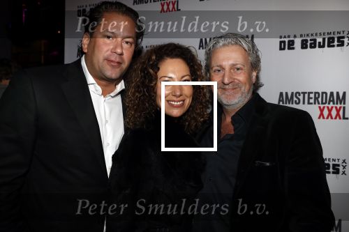 Amsterdam 20 maart 2018
Presentatie magazine Amsterdam XXXL van Mark Teurlings bij de Bajes. Mark met Melanie v d Vorm en Leopold van Romondt