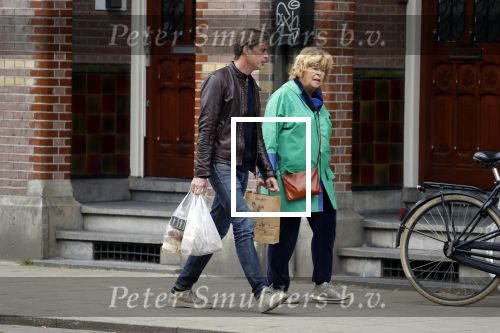 Amsterdam 15 maart 2018 
Mark v d Loo met zijn moeder in Amsterdam zuid