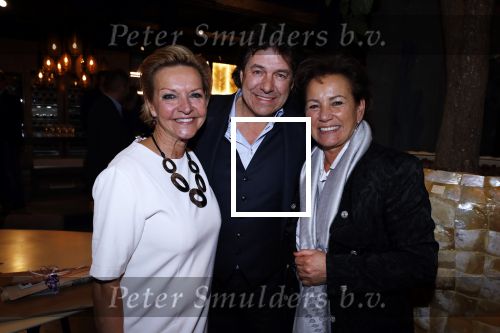 Amsterdam 22 maart 2018
Opening Cravt winkel van Denise Boekhoorn. Marlies Boekhoorn met partner Erik en Mariska v Kolck