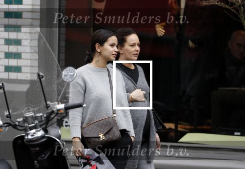 Amsterdam 13 maart 2018 
Monica Geuze zwanger met een vriendin op de cornelis schuytstraat