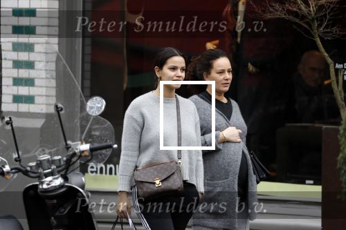 Amsterdam 13 maart 2018 
Monica Geuze zwanger met een vriendin op de cornelis schuytstraat