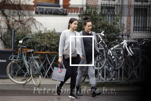 Amsterdam 13 maart 2018 
Monica Geuze zwanger met een vriendin op de cornelis schuytstraat