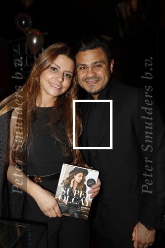 Amsterdam 15 maart 2018 
Boekpresentatie Olcay Gulsen in Conservatorium hotel. Olcay met vriend Frans en zijn zoontje
