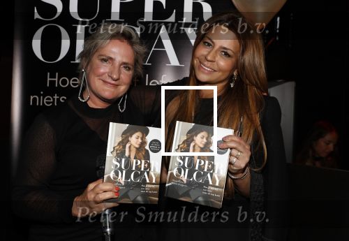 Amsterdam 15 maart 2018 
Boekpresentatie Olcay Gulsen in Conservatorium hotel. Olcay met de schrijfster van het boek Karin Kuijpers