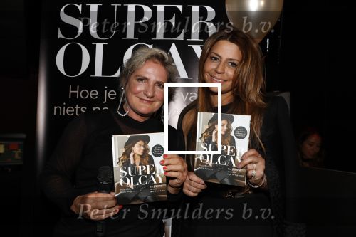 Amsterdam 15 maart 2018 
Boekpresentatie Olcay Gulsen in Conservatorium hotel. Olcay met de schrijfster van het boek Karin Kuijpers