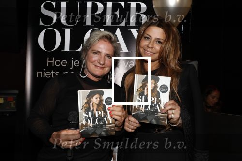 Amsterdam 15 maart 2018 
Boekpresentatie Olcay Gulsen in Conservatorium hotel. Olcay met de schrijfster van het boek Karin Kuijpers